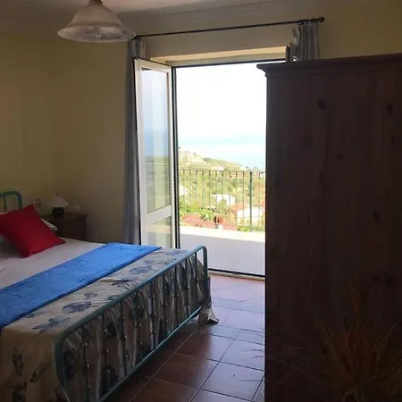 Window On The Sea 度假居 *